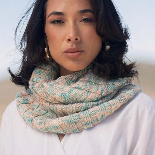 Amano Pattern Raisa Cowl deutsch