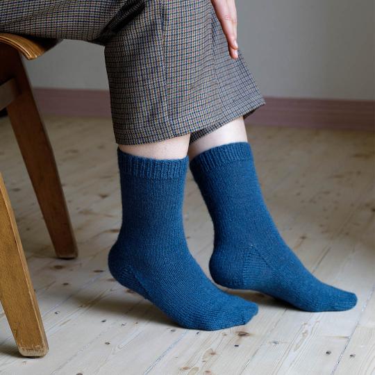 Erika Knight Anleitung Bodmin Moor Socken deutsch